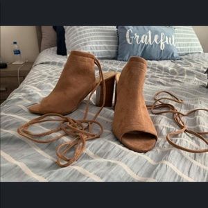 Wrap around wedged heel!